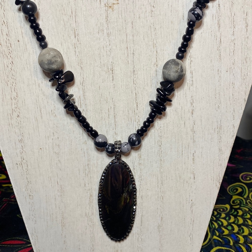 Handmade gemstone necklace with pendant